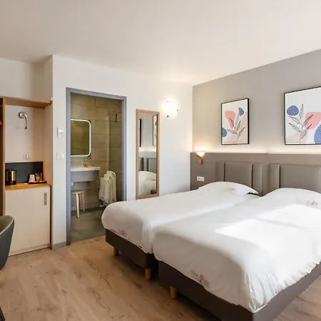 Hotel Tambourin 3*