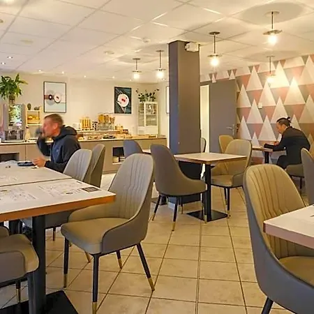 Tambourin Hotell 3*